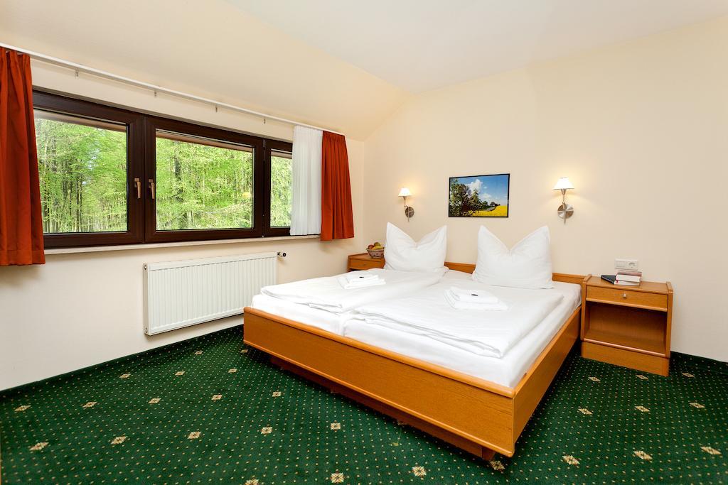 Restaurant & Hotel Baumhaus Hagen Sassnitz Quarto foto