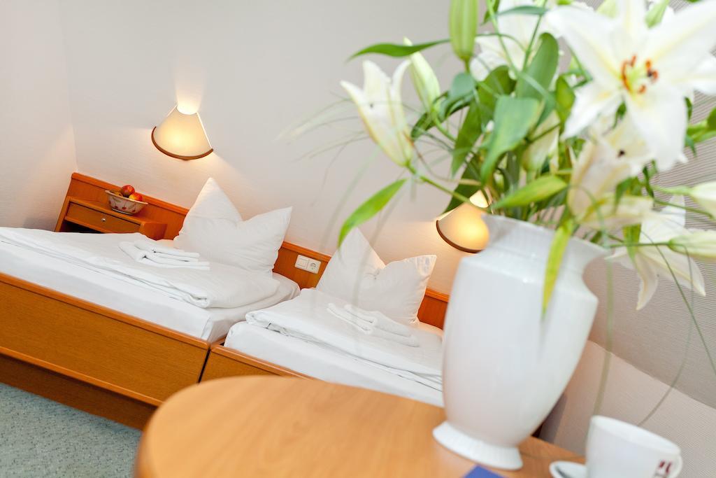 Restaurant & Hotel Baumhaus Hagen Sassnitz Quarto foto
